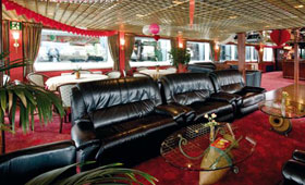 mona lisa lounge